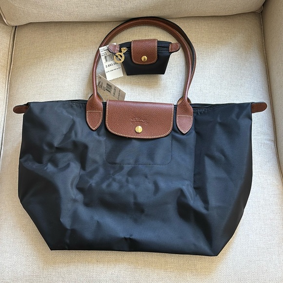 Longchamp Handbags - Longchamp large shoulder tote with coin purse